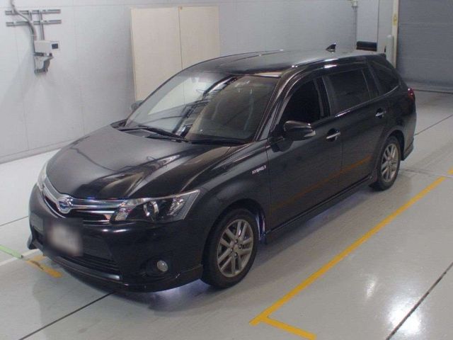 90284 Toyota Corolla fielder NKE165G 2013 г. (CAA Chubu)